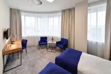 Фото номера Двухместный номер Делюкс с 1 кроватью Отель Hotel Centrum г. Болеславец 5