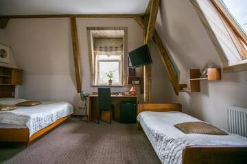 Фото номера Стандартный трехместный номер Отель Hotel Ambasada Bolesławiec г. Болеславец 2