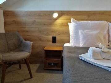 Фото номера Двухместный номер с кроватью размера &quot;king-size&quot; Отель Hotel Protea г. Болеславец 3