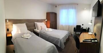 Фото номера Стандартный двухместный номер с 2 отдельными кроватями Отель Hotel Protea г. Болеславец 4