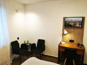 Фото номера Стандартный двухместный номер с 2 отдельными кроватями Отель Hotel Protea г. Болеславец 3